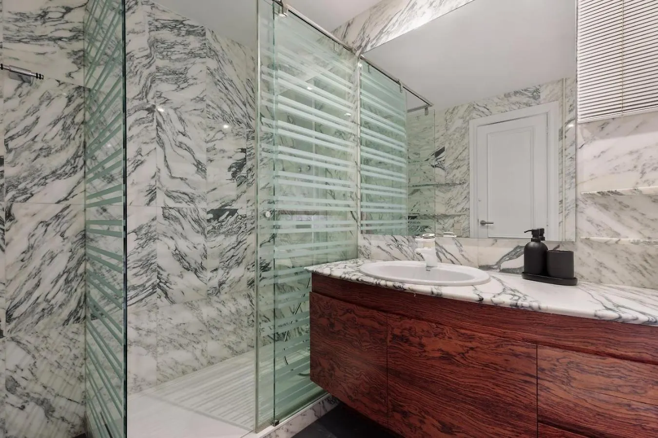 Serralada - 4 Bedrooms And Terrace In Sant Gervasi Barcelone